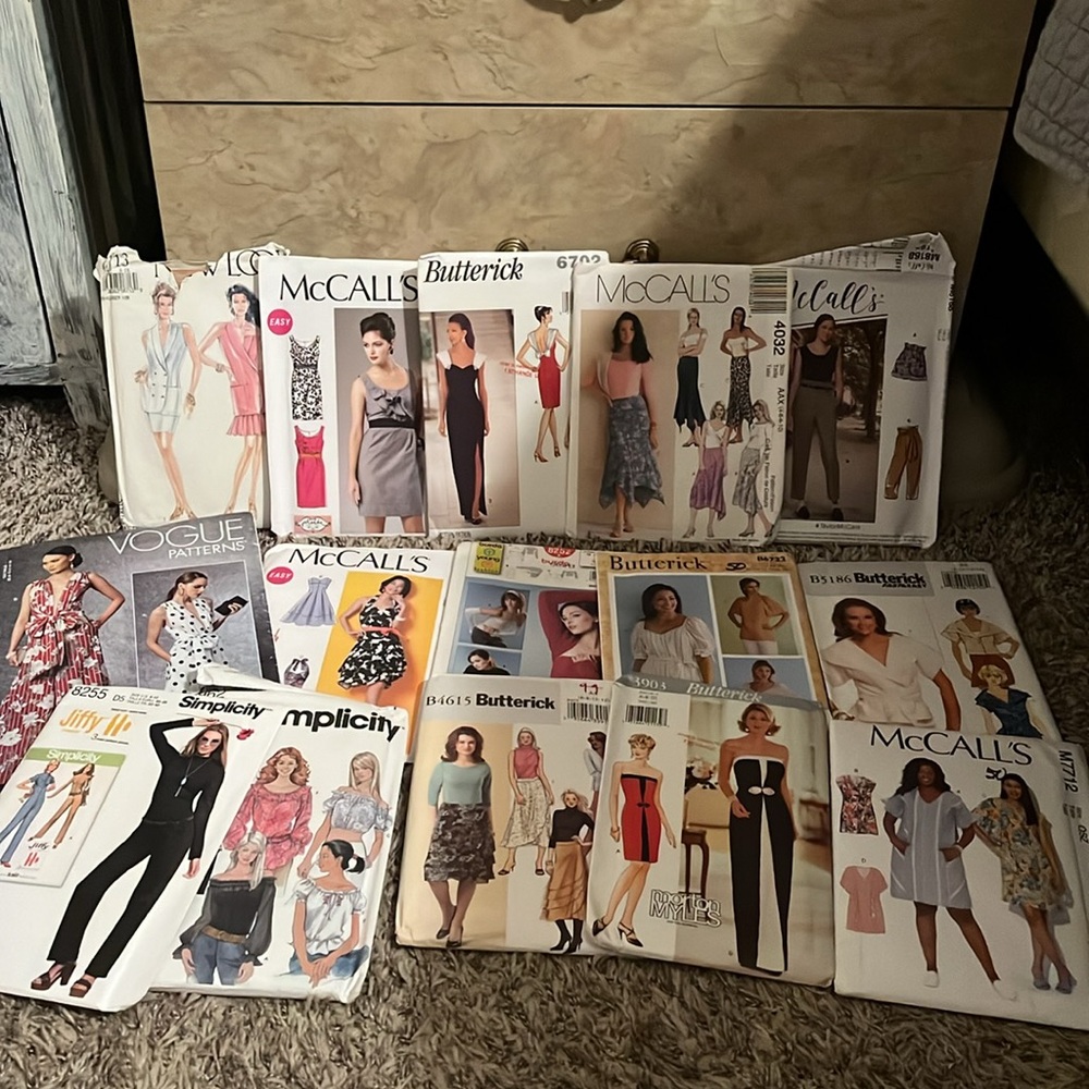 56 Sewing Patterns - Picture 3 of 4